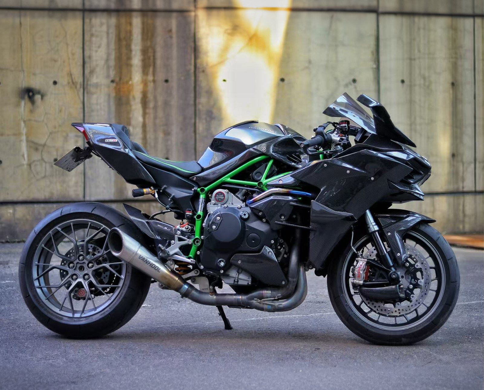 KAWASAKI-NINJA H2