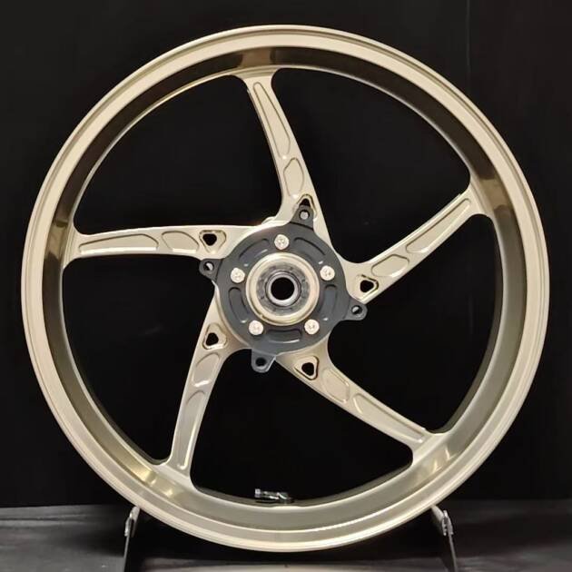 XADV 750