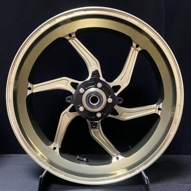 XADV 750