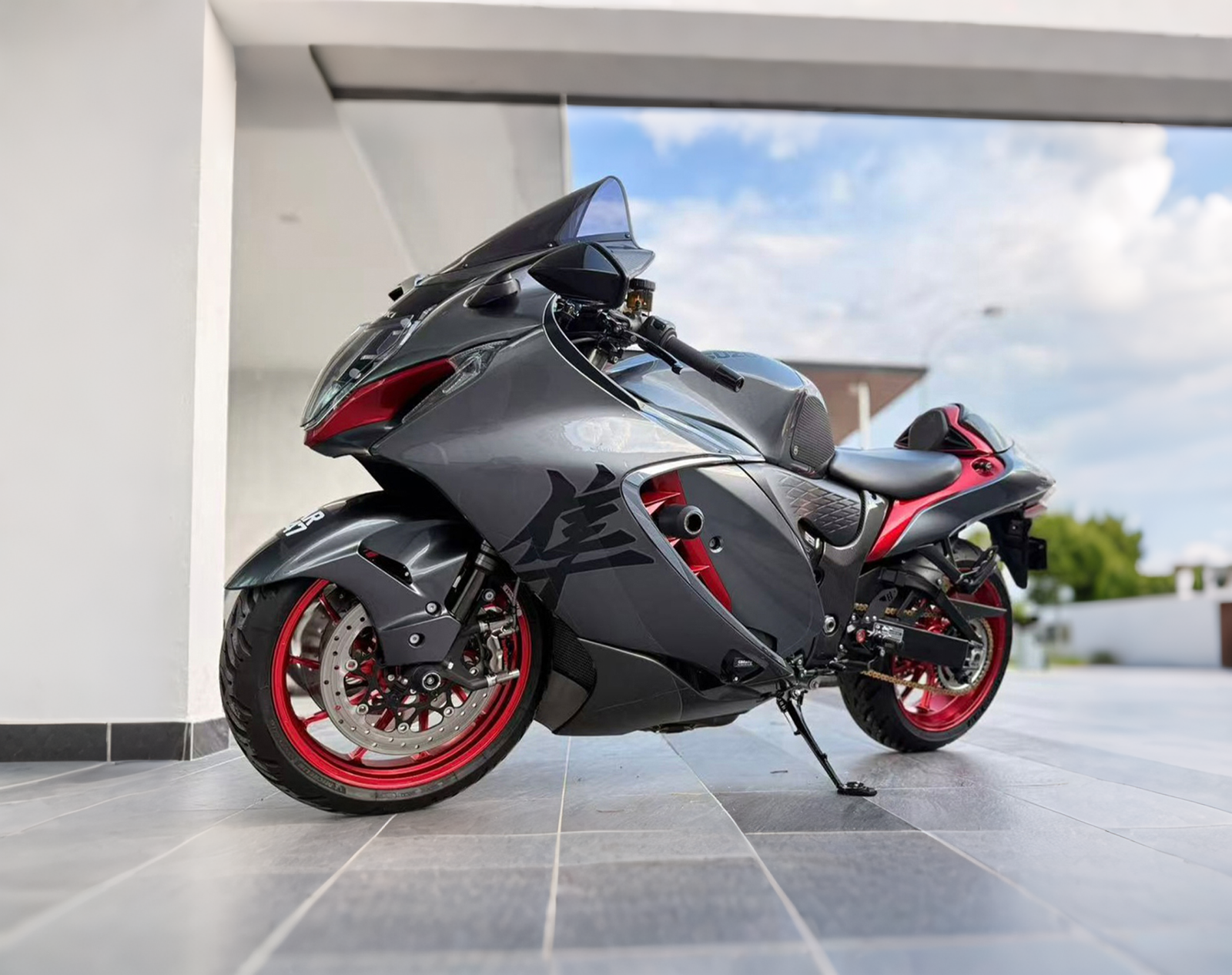 SUZUKI-GSXR1300R HAYABUSA