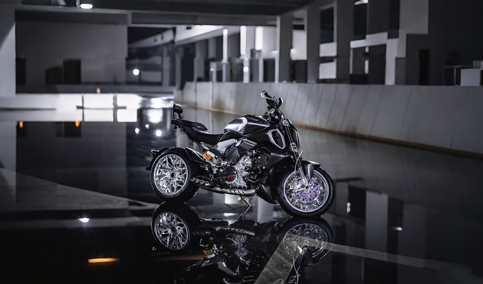 DUCATI-DIAVEL