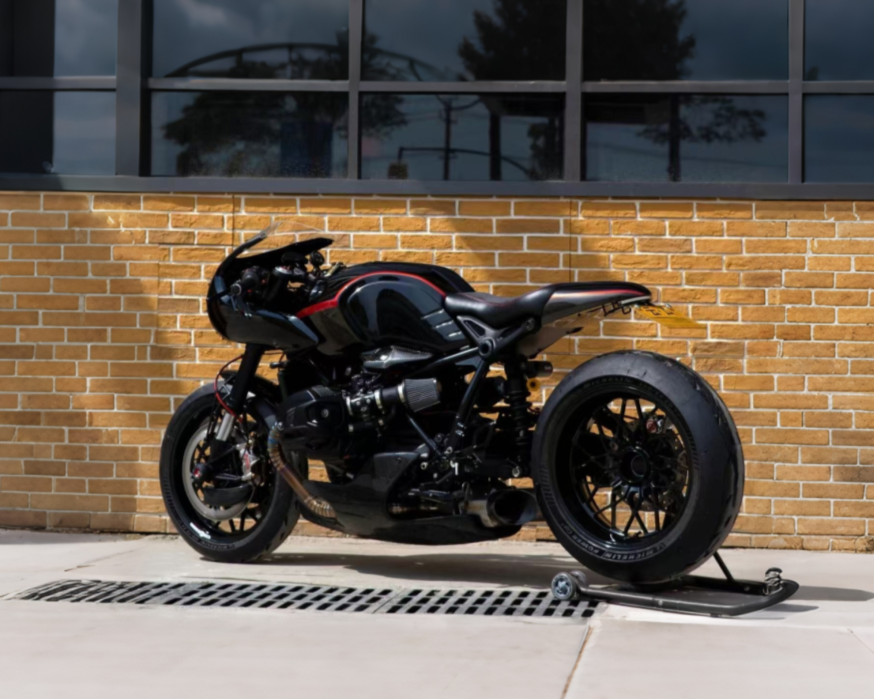 DUCATI-STREET FIGHTER V4